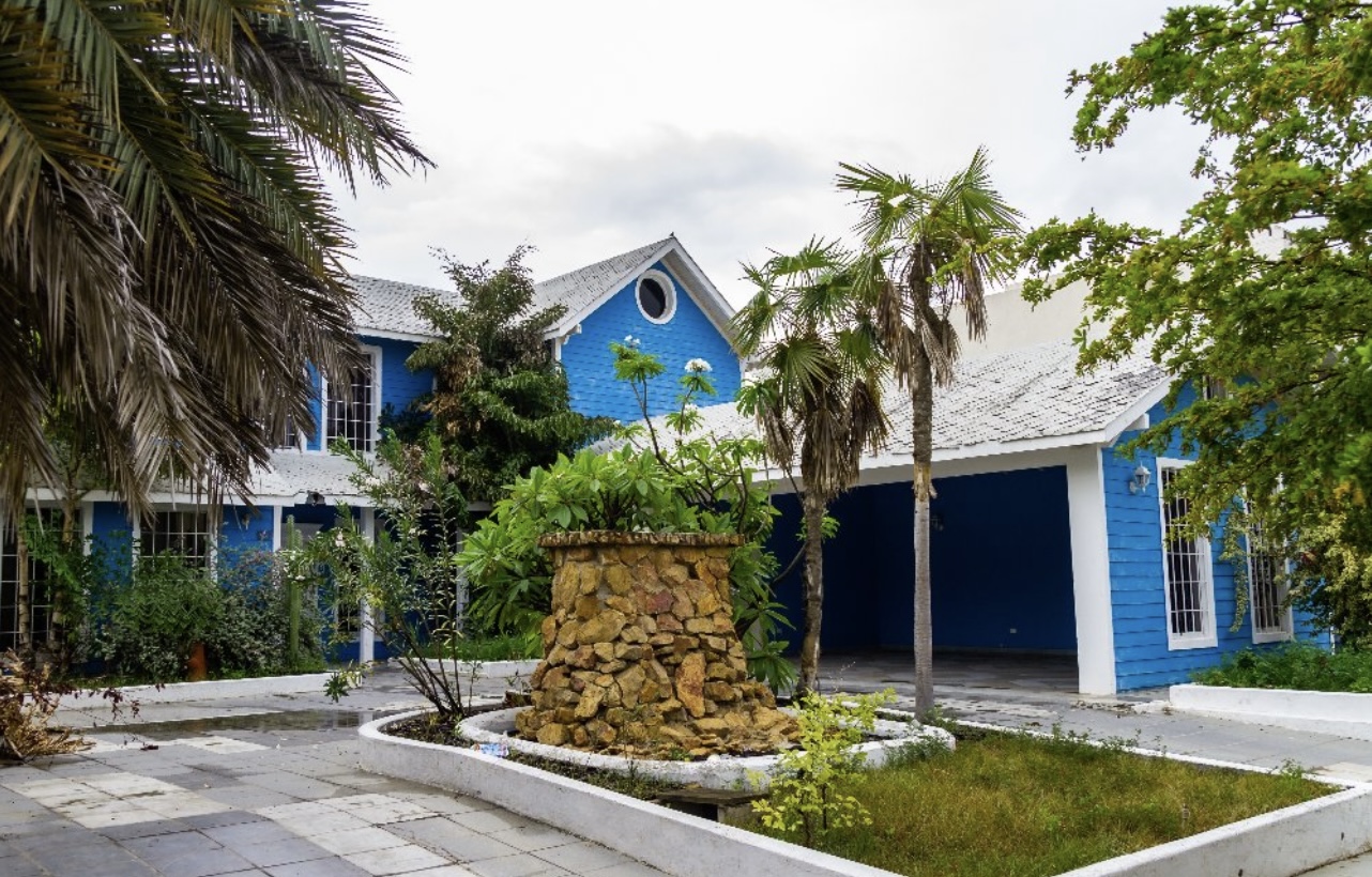 LAS VILLAS, con Canal, Venta de Casa, Lecheria