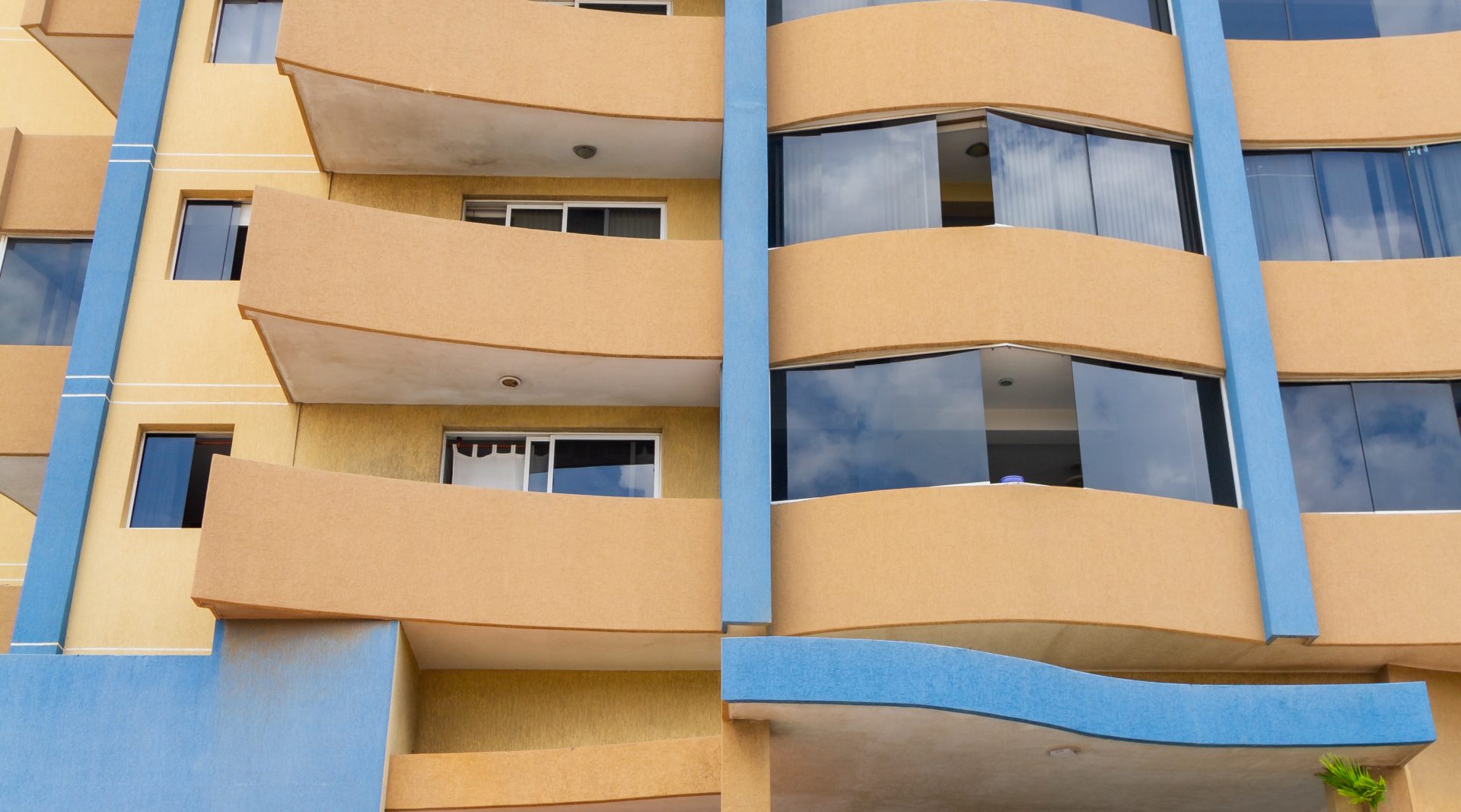 Apartamento en alquiler, RESIDENCIAS KATHYUSKA, Av. Bolívar. Lechería.